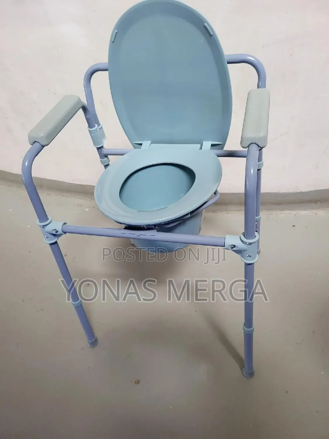 Commode Chair፸宧 (Height Adjustable With Wheels፶虫toilet Chair