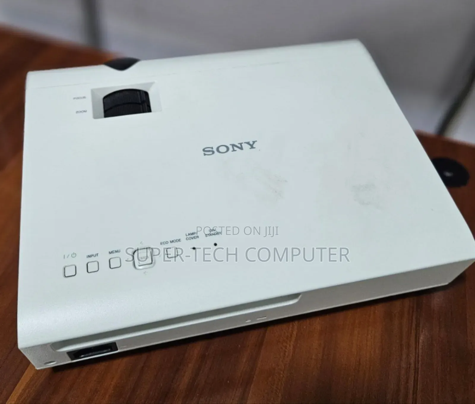 Sony Pprojector Dx 102 for Sell.