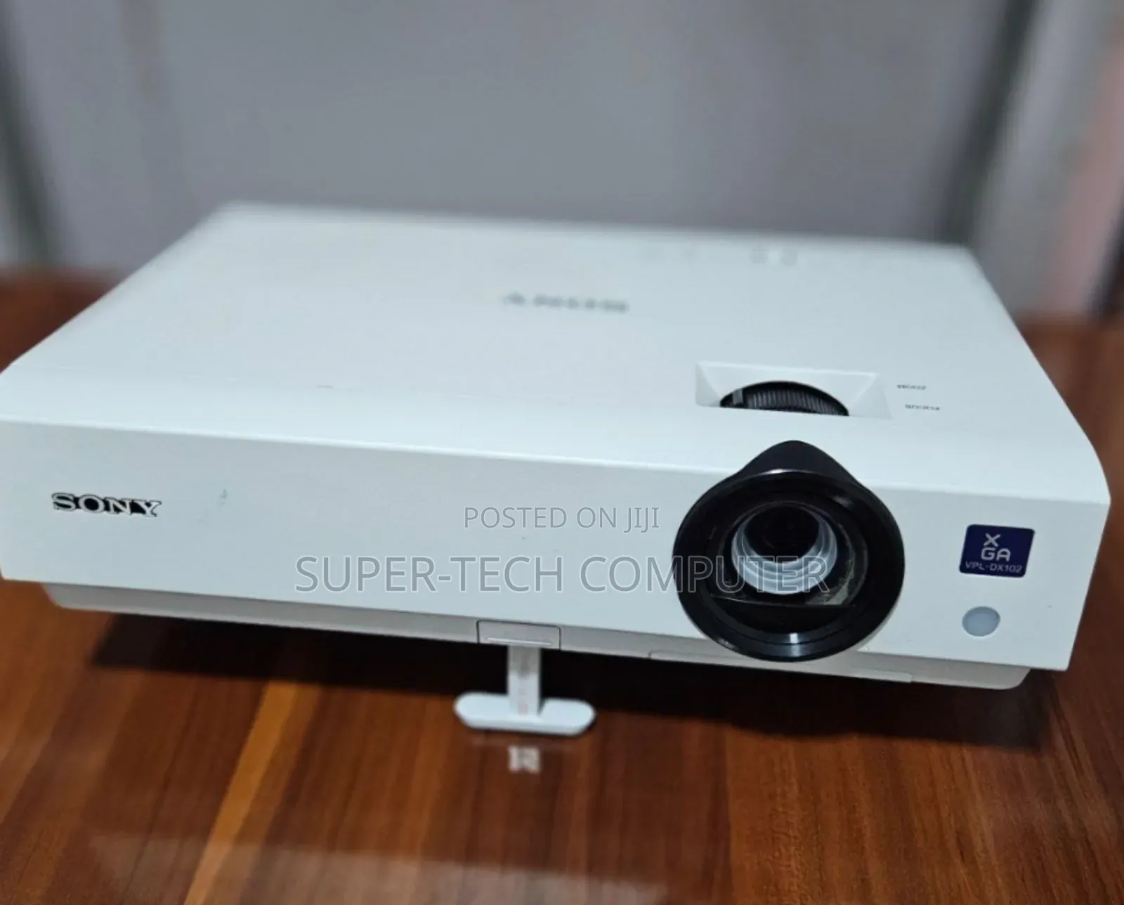 Sony Pprojector Dx 102 for Sell.