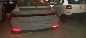 Hyundai Elantra Limited 2022