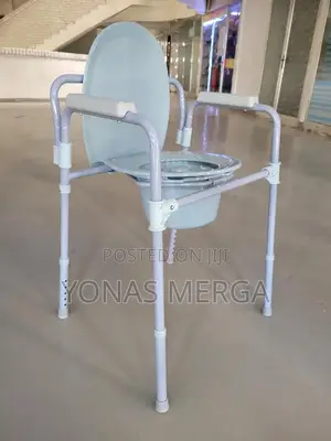 Photo - Commode Bucket With Carrying Handle፴但toilet Chair፮竊ፖፖ Chair