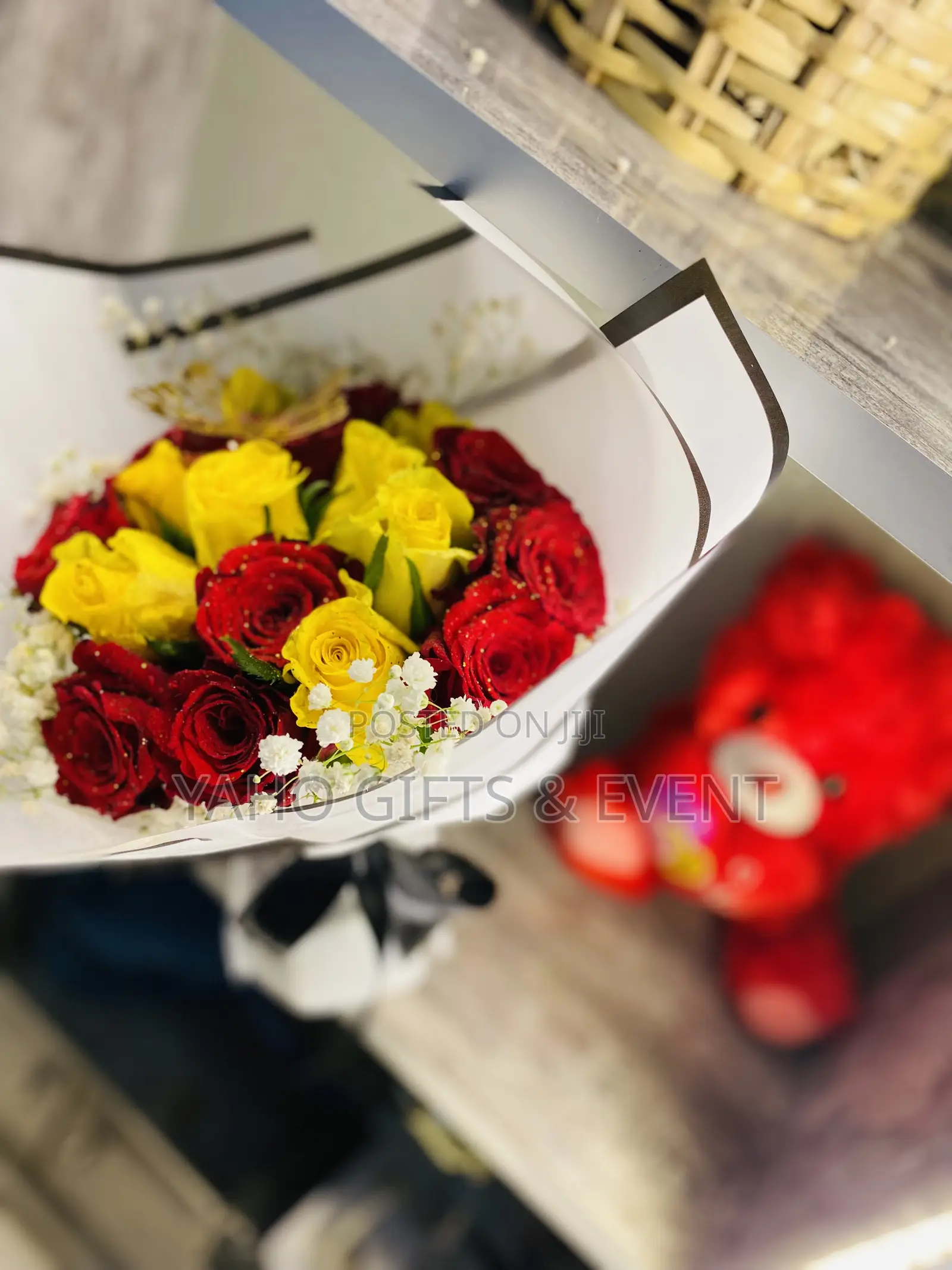 Yaho Toy and Flower  Gift