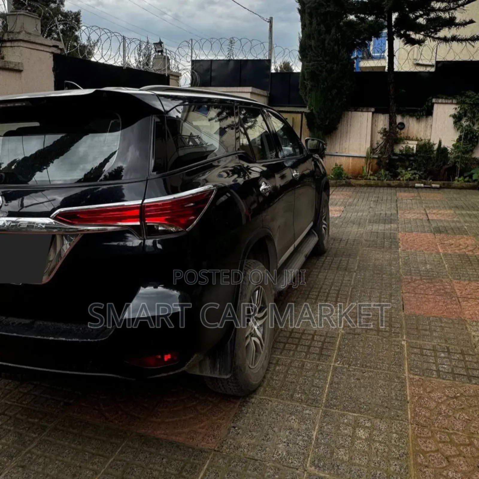 Toyota Fortuner 2022 Black