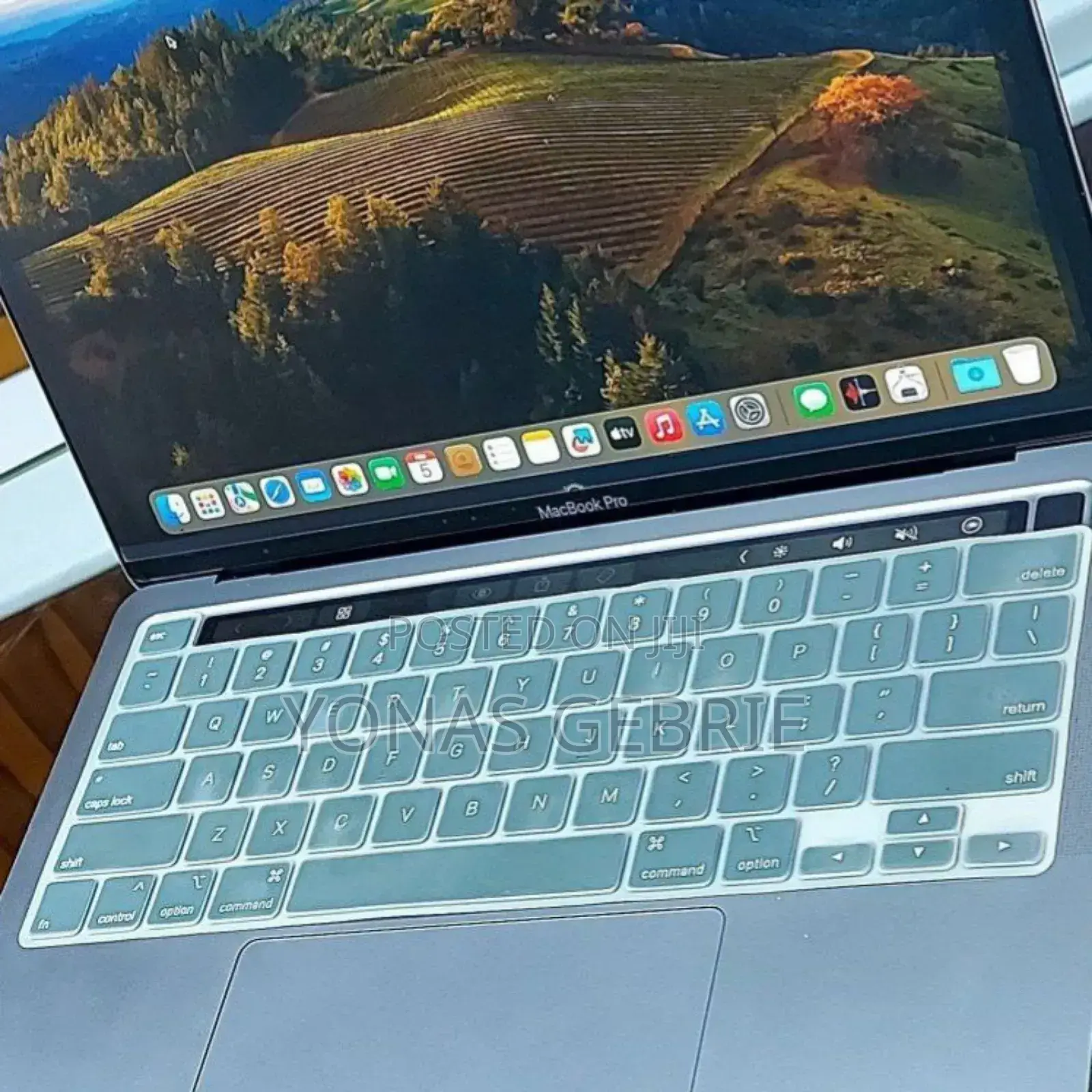 New Laptop Apple MacBook Pro 2020 8GB Apple M1 SSD 256GB