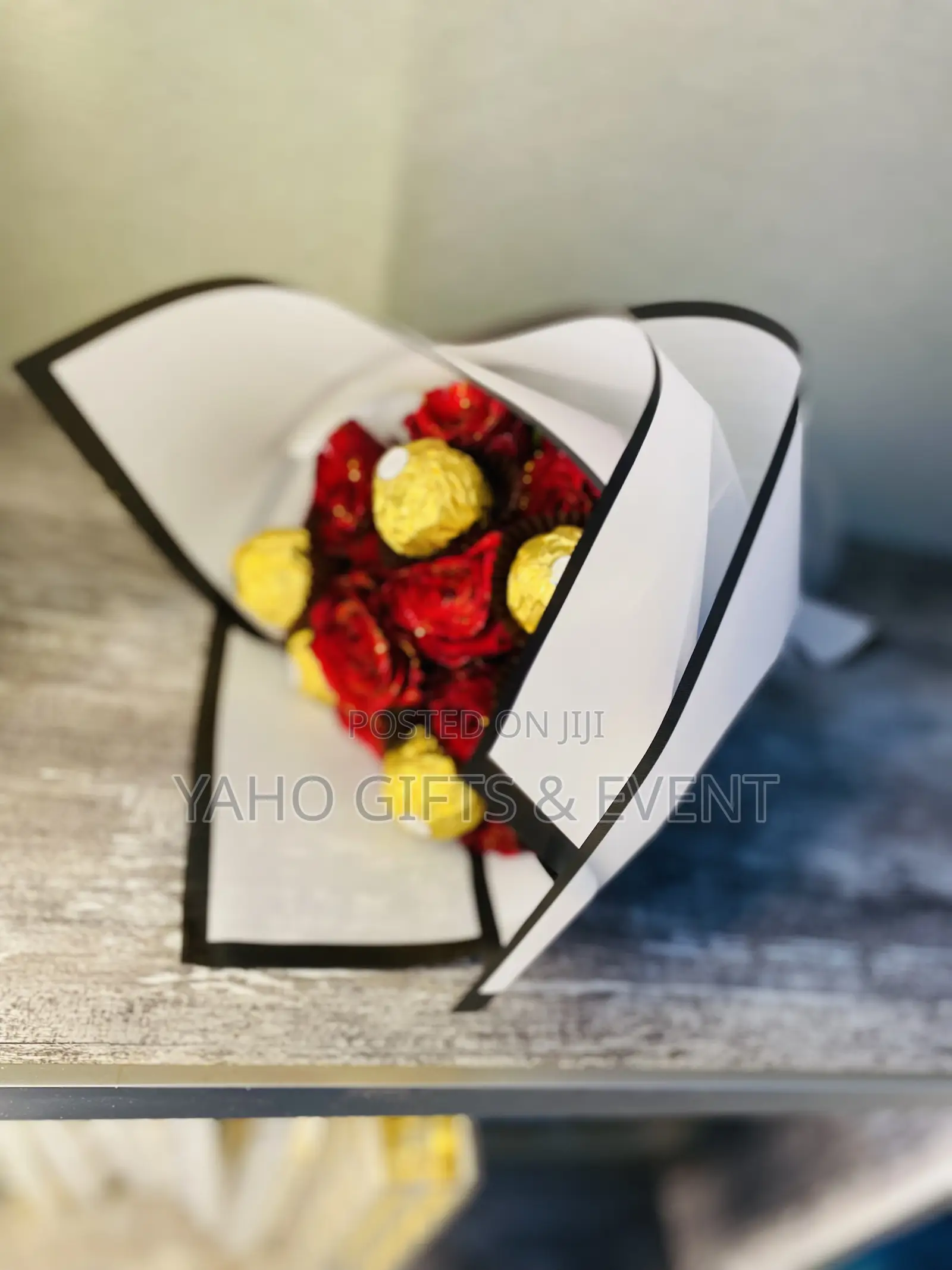 Yaho Flower  and Chocolate  Gift 