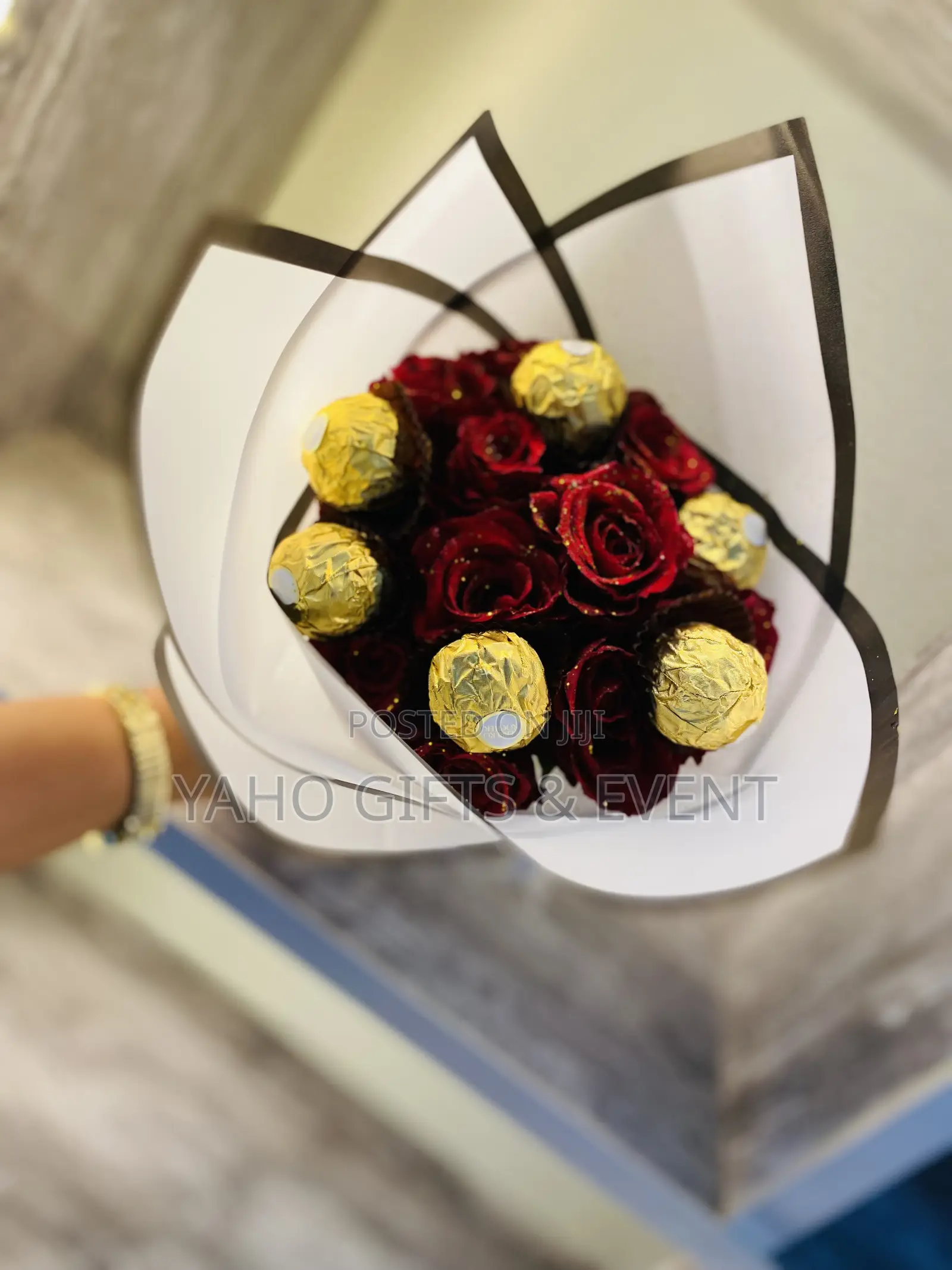 Yaho Flower  and Chocolate  Gift 