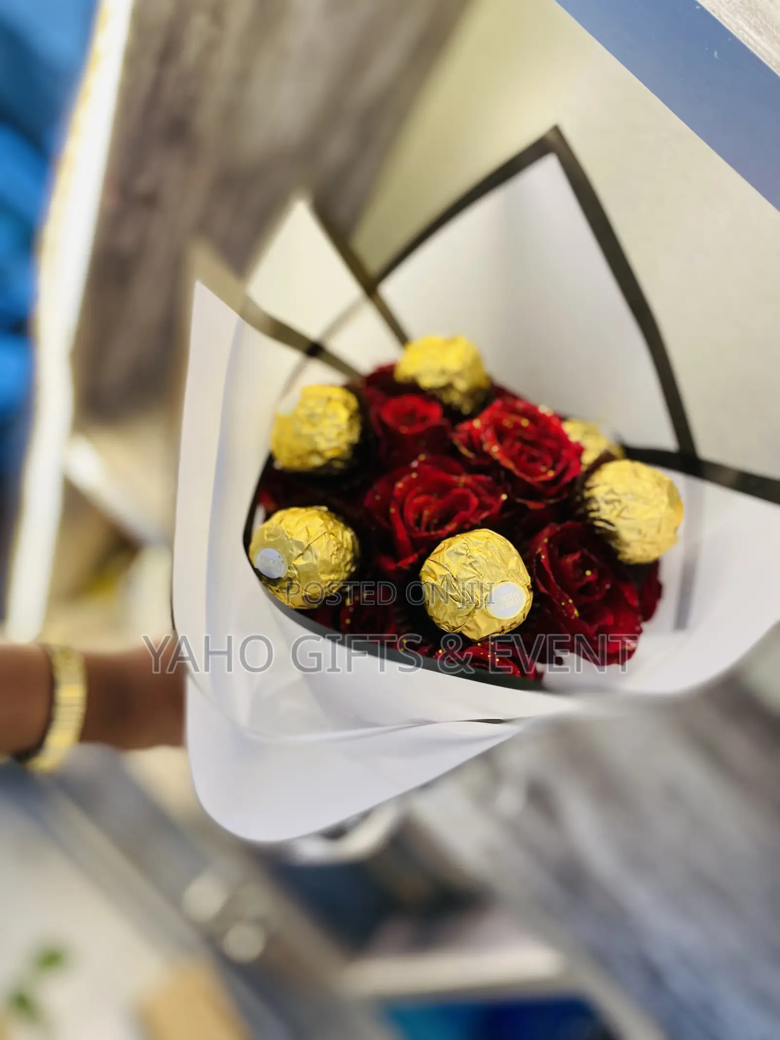 Yaho Flower  and Chocolate  Gift 