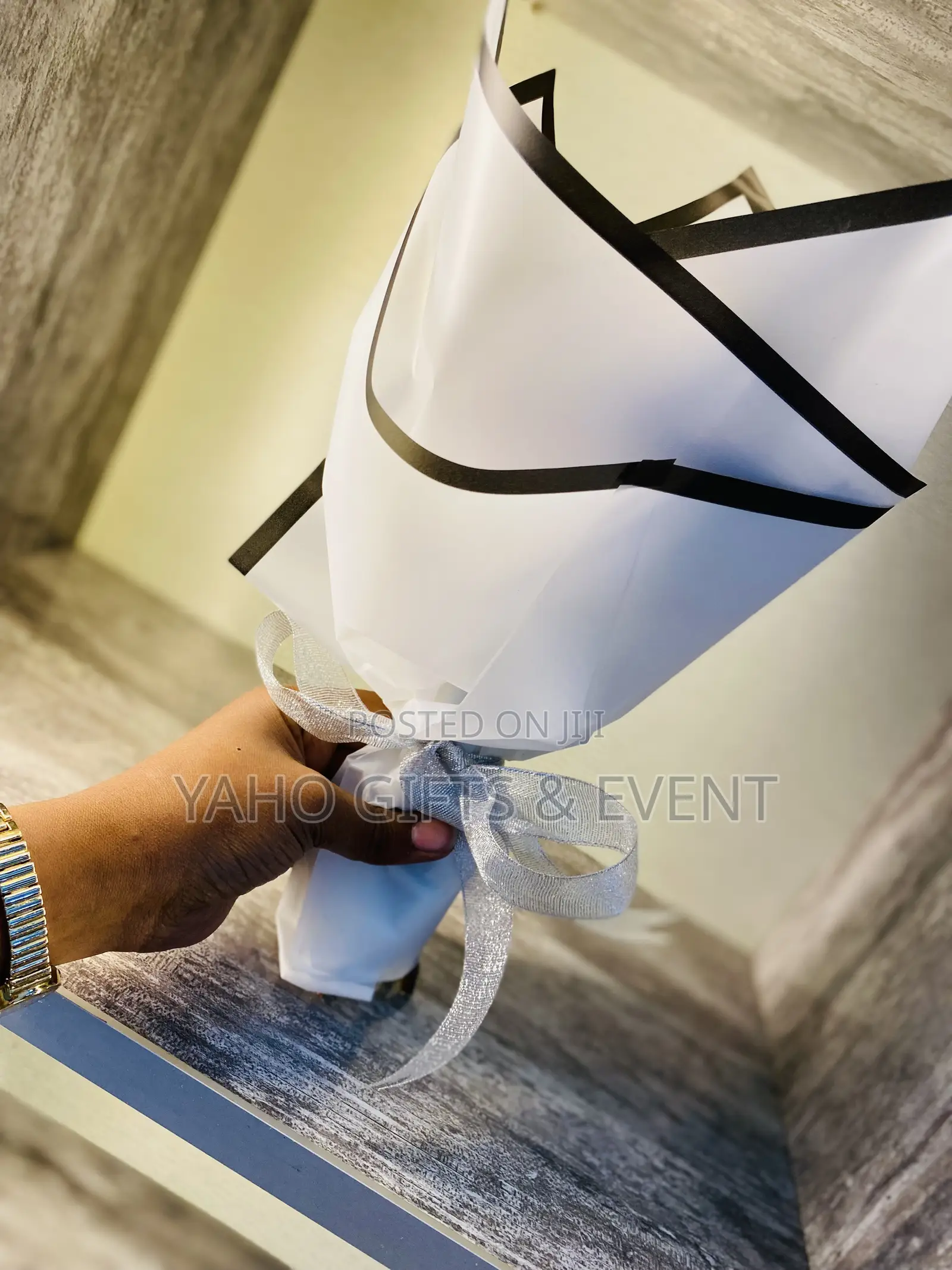 Yaho Flower  and Chocolate  Gift 