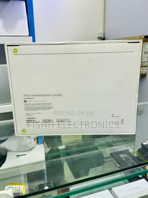 New Laptop Apple MacBook Pro 2024 M4 14-Inch 16GB Apple M4 SSD 512GB