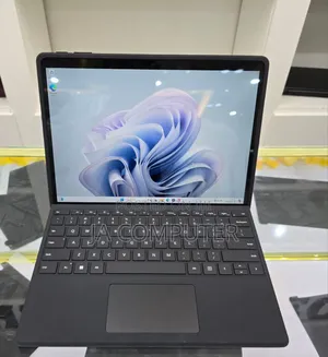 New Laptop Microsoft Surface Pro 9 16GB Intel Core I5 SSD 256GB