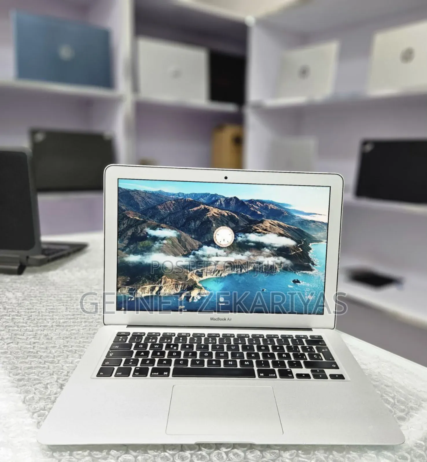 New Laptop Apple MacBook Air 2013 4GB Intel Core I5 SSD 128GB