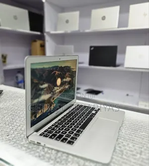 New Laptop Apple MacBook Air 2013 4GB Intel Core I5 SSD 128GB