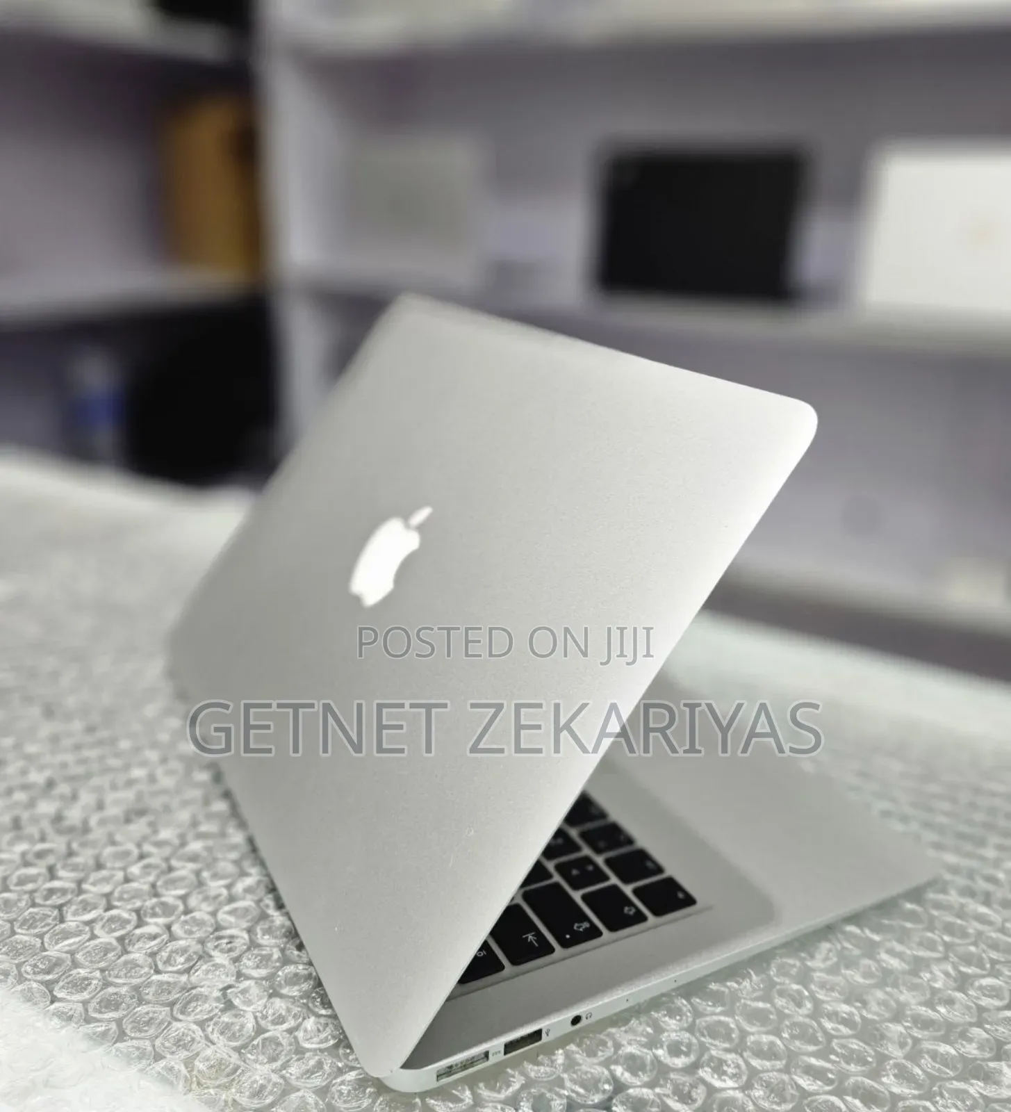 New Laptop Apple MacBook Air 2013 4GB Intel Core I5 SSD 128GB