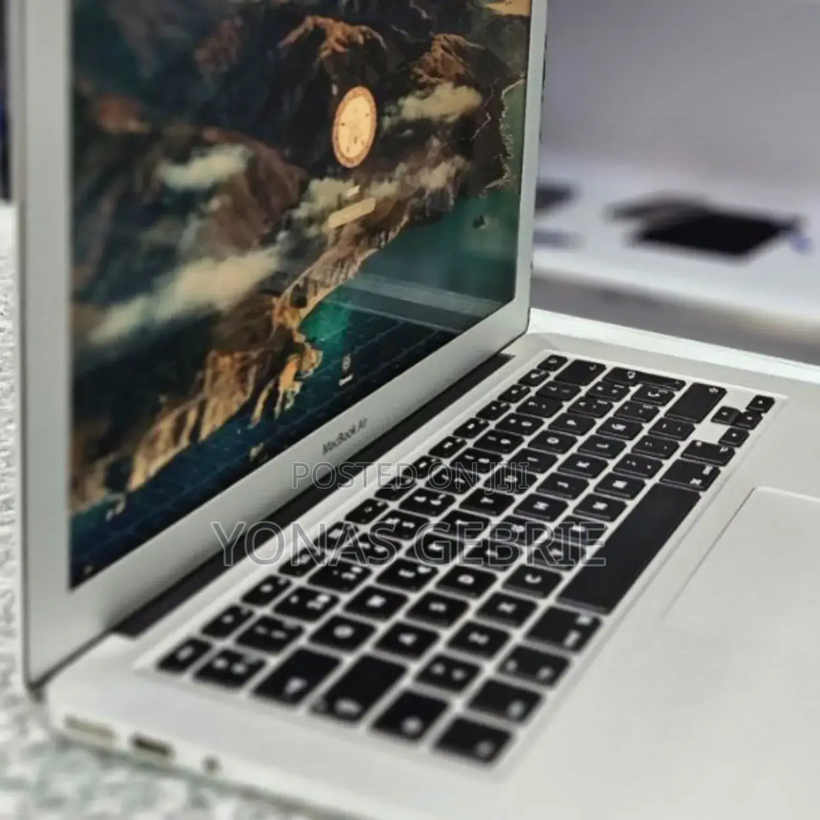 New Laptop Apple MacBook Air 2013 4GB Intel Core I5 SSD 128GB