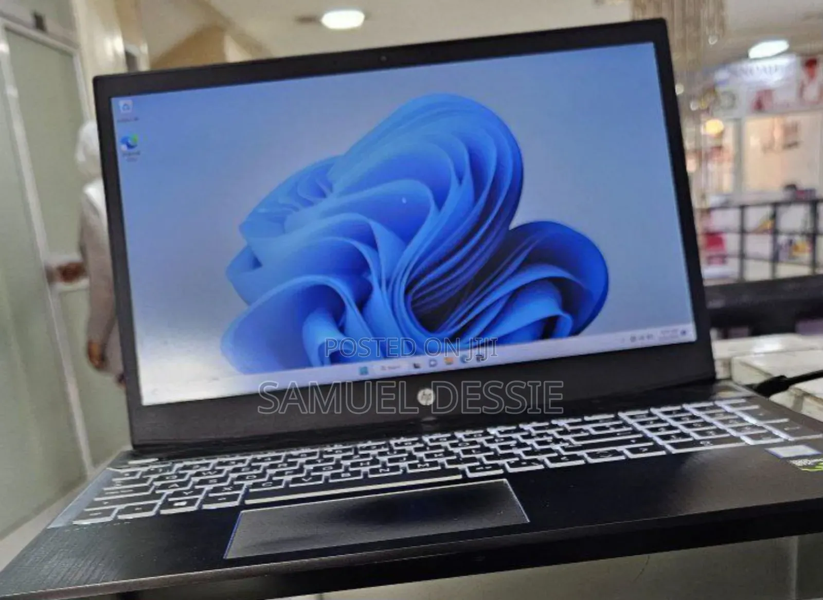 New Laptop HP Pavilion 15 8GB Intel Core I5 HDD+SSD 256GB