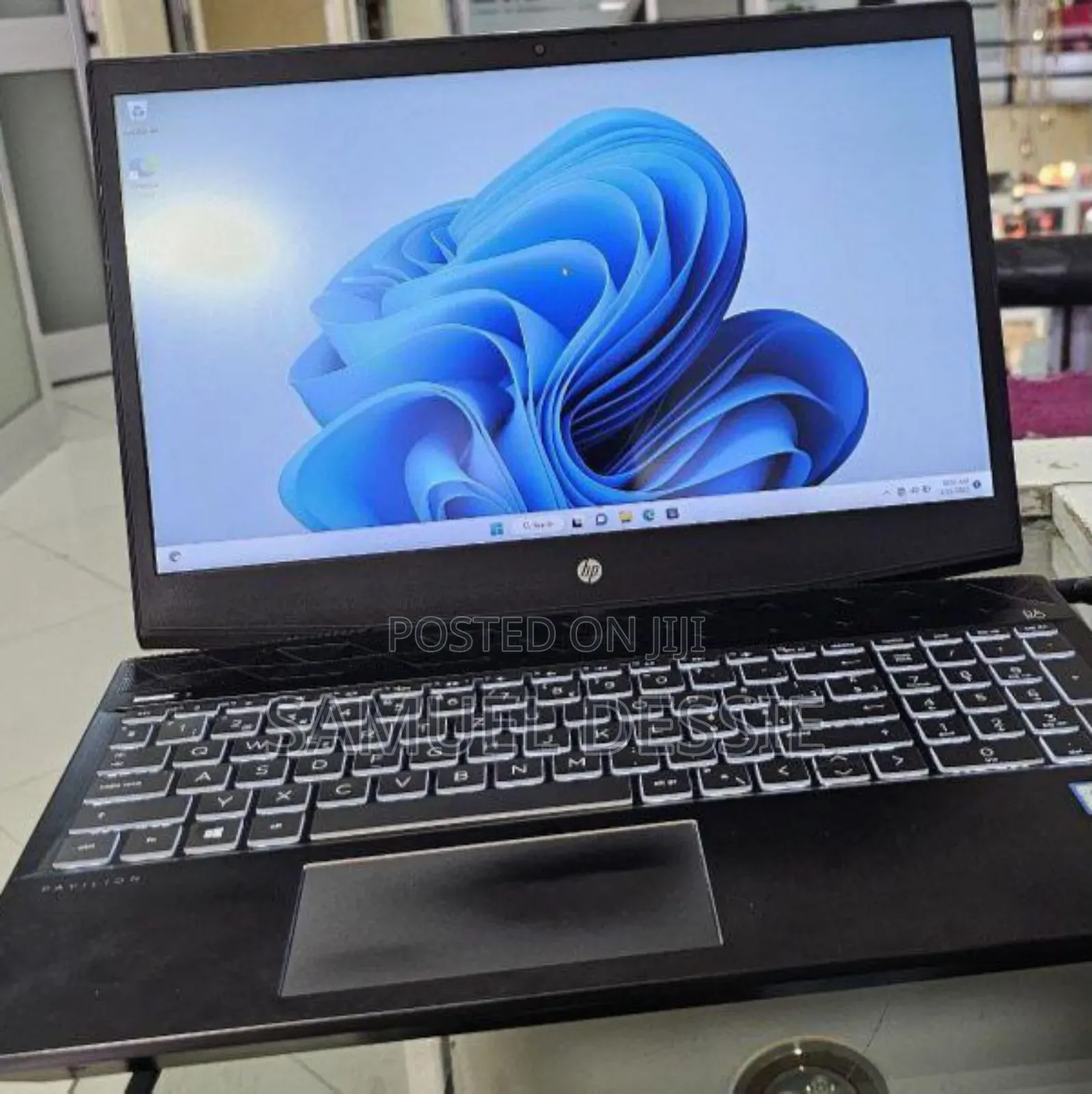 New Laptop HP Pavilion 15 8GB Intel Core I5 HDD+SSD 256GB