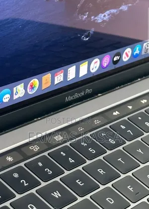 Photo - New Laptop Apple MacBook Pro 2019 8GB Intel Core I5 SSD 128GB