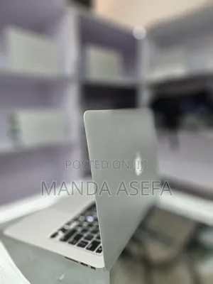 New Laptop Apple MacBook Air 2013 8GB Intel Core I5 SSD 128GB