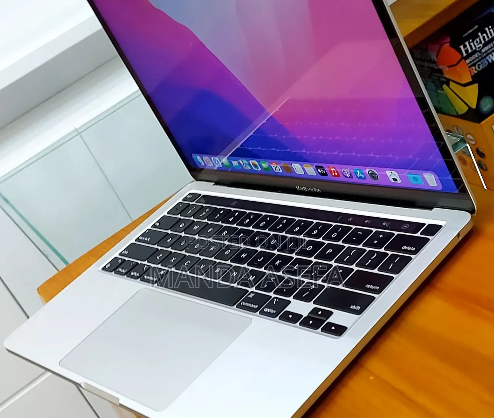 New Laptop Apple MacBook Pro M1 8GB Apple M1 SSD 512GB