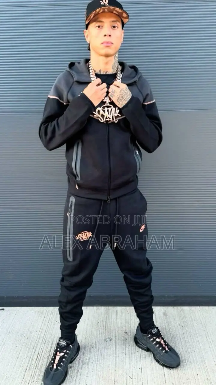 Nike Tech Syna World