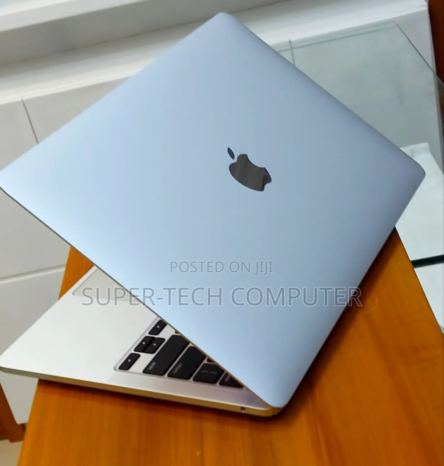 New Laptop Apple MacBook Pro M1 8GB Apple M1 SSD 512GB