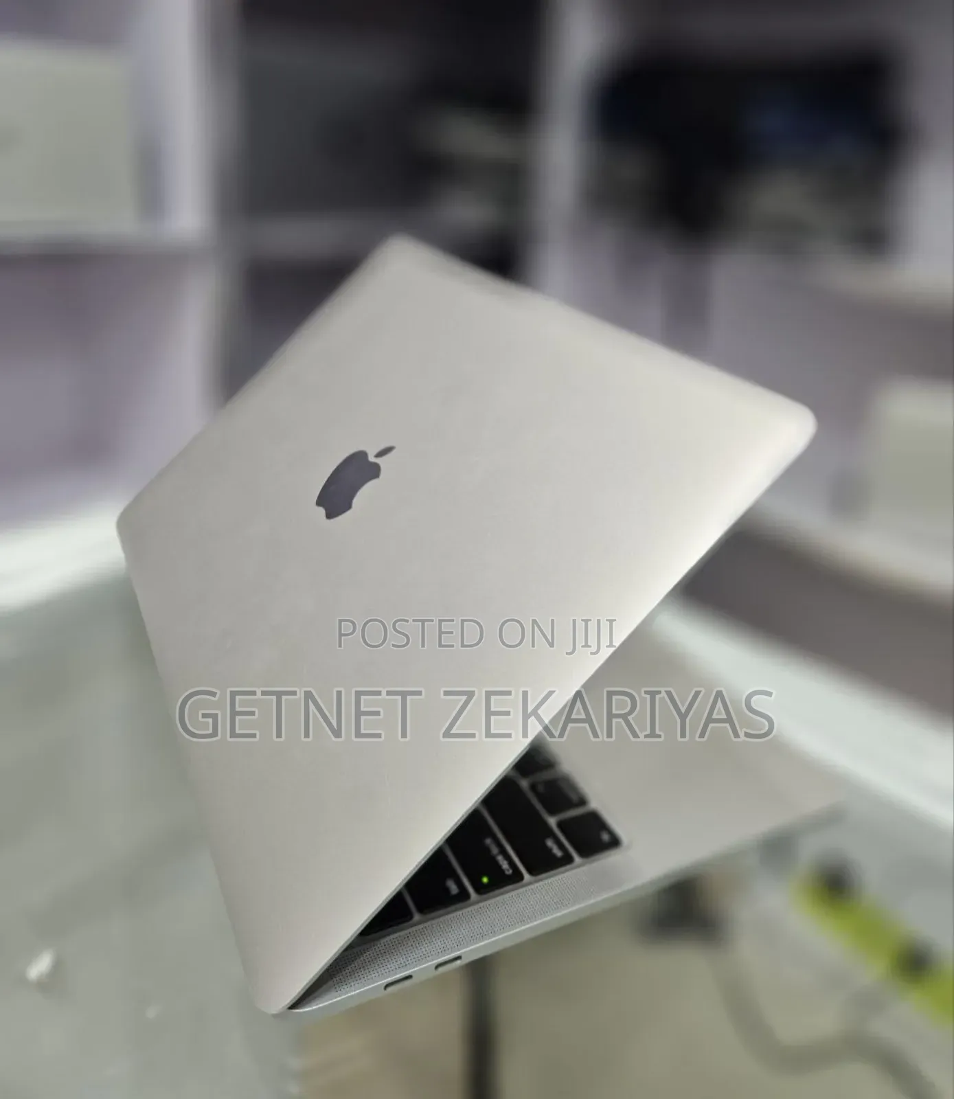 New Laptop Apple MacBook Pro 2020 16GB Intel Core I5 SSD 1T
