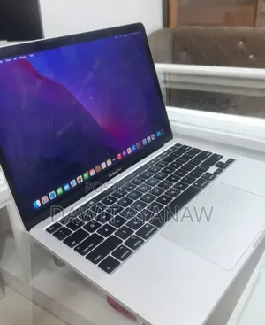 Photo - New Laptop Apple MacBook Pro 2020 16GB Intel Core I5 SSD 1T