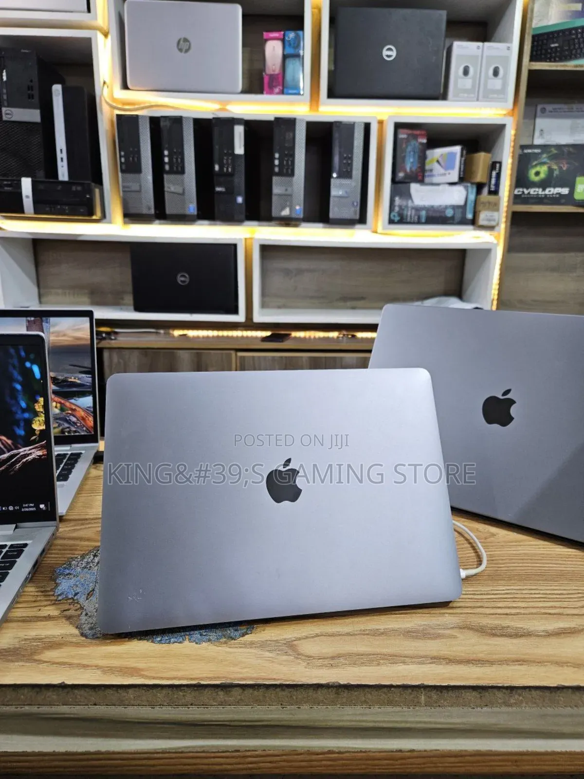 New Laptop Apple MacBook Pro 2020 16GB Intel Core I5 SSD 512GB