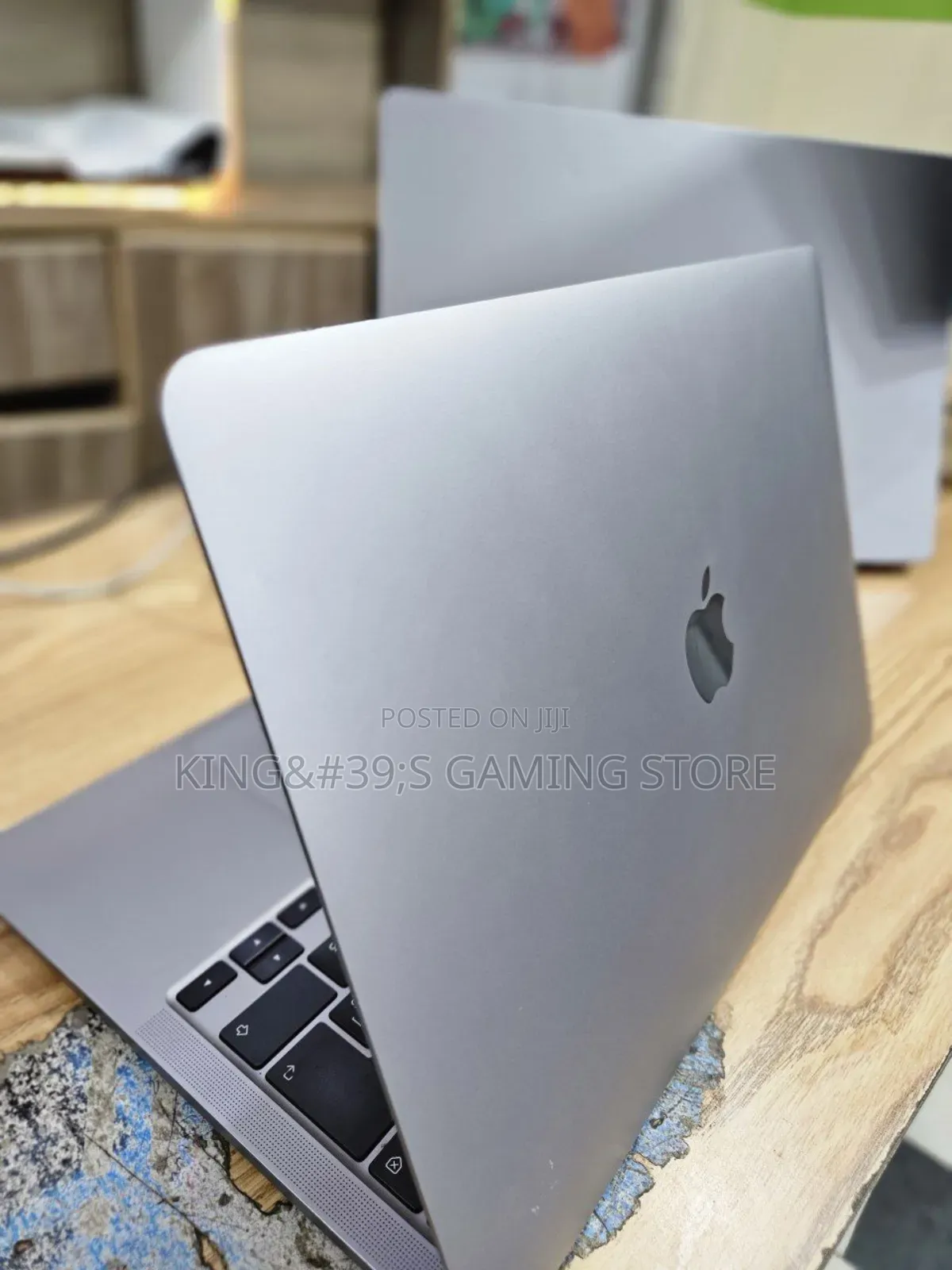 New Laptop Apple MacBook Pro 2020 16GB Intel Core I5 SSD 512GB