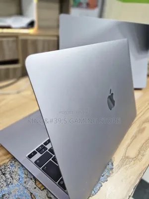 New Laptop Apple MacBook Pro 2020 16GB Intel Core I5 SSD 512GB