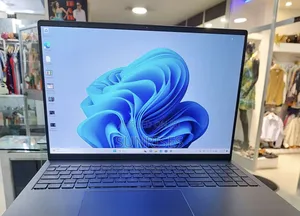 New Laptop Dell Inspiron 15 16GB Intel Core I7 SSD 1T