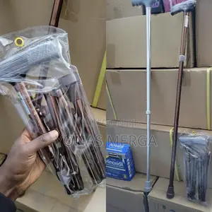 Photo - Walking Stick+ Function: The 1-Legged Lucass Batoong Stick