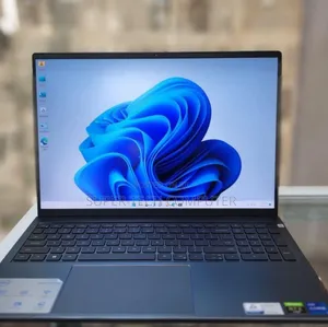 New Laptop Dell Inspiron 16 5620 16GB Intel Core I7 SSD 512GB