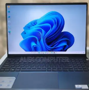 New Laptop Dell Inspiron 15 16GB Intel Core I7 SSD 1T