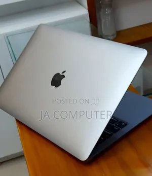 New Laptop Apple MacBook Air 2020 M1 8GB Apple M1 SSD 256GB