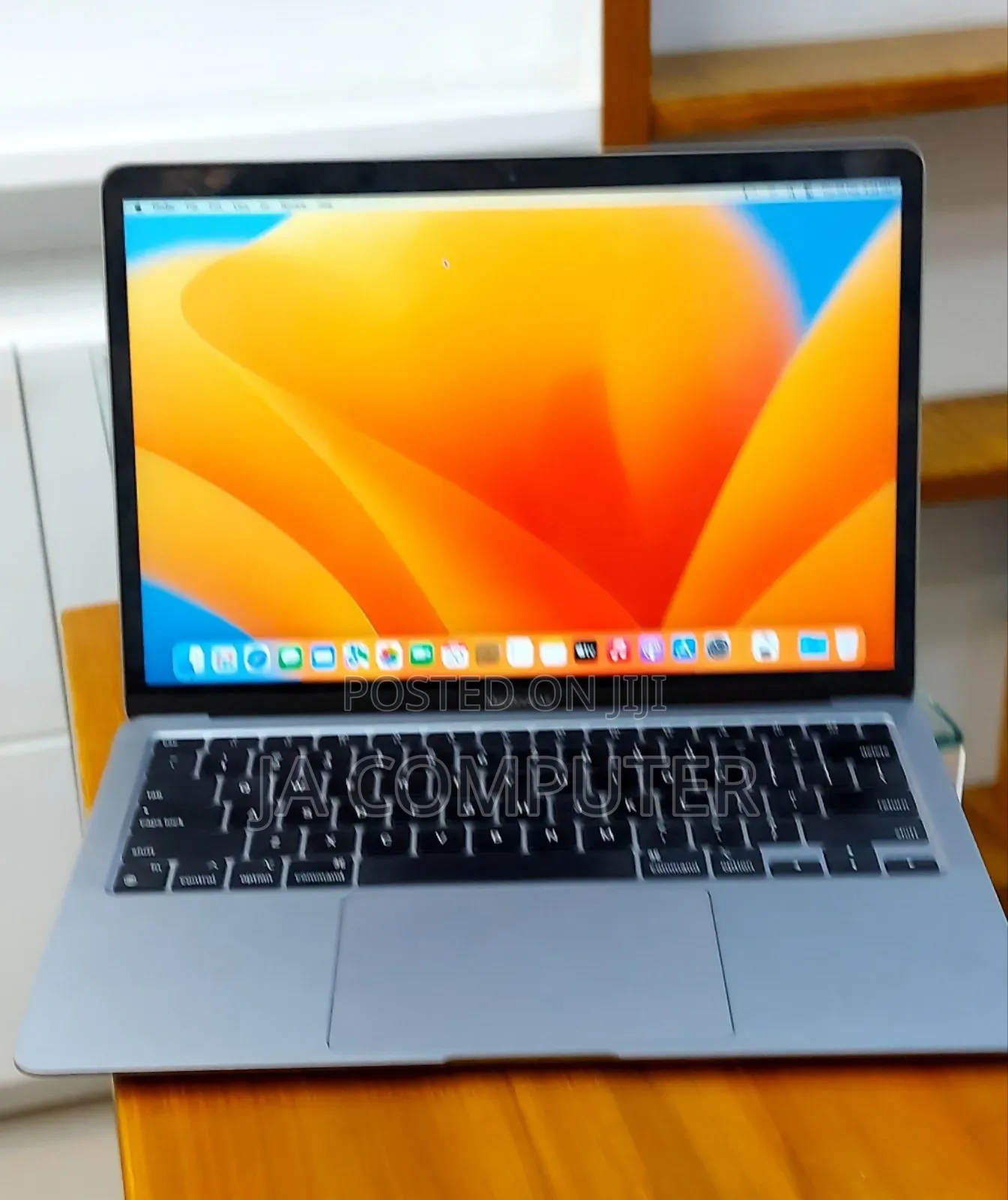 New Laptop Apple MacBook Air 2020 M1 8GB Apple M1 SSD 256GB