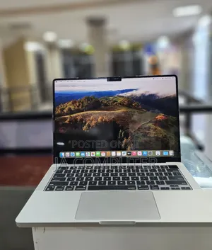 New Apple MacBook Pro 2023 M3 14-Inch 8GB Apple M3 Pro SSD 512GB