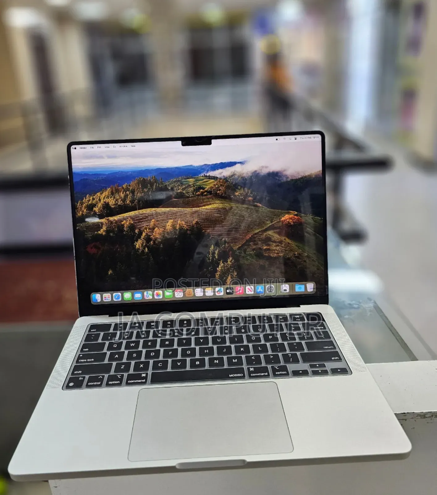 New Apple MacBook Pro 2023 M3 14-Inch 8GB Apple M3 Pro SSD 512GB