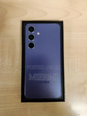 Photo - Samsung Galaxy S24 256 GB Purple