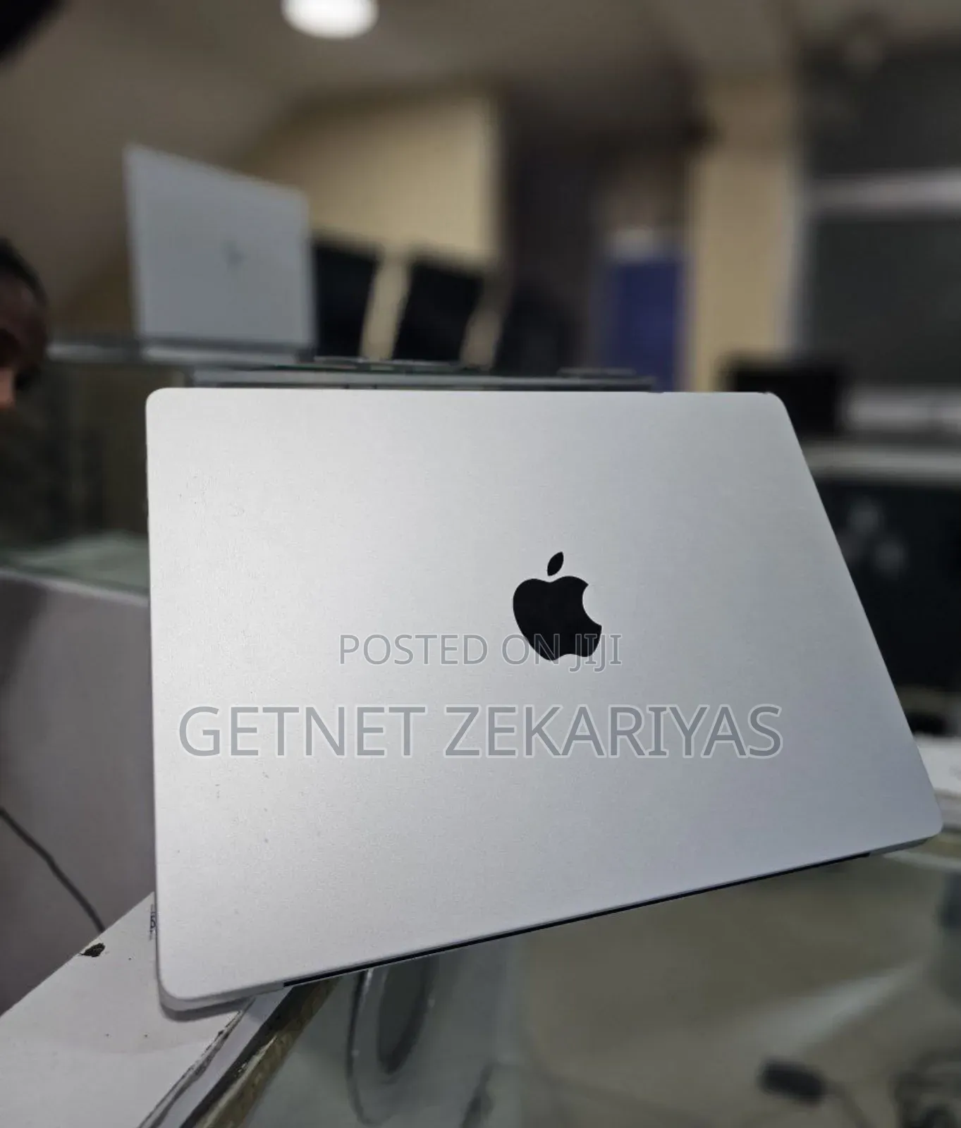 New Apple MacBook Pro 2023 M3 14-Inch 8GB Apple M3 Pro SSD 512GB