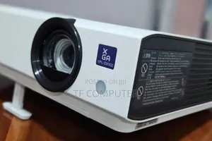 Photo - Sony VPL Dx1