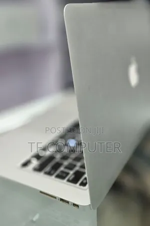 New Laptop Apple MacBook Air 2013 4GB Intel Core I5 SSD 128GB