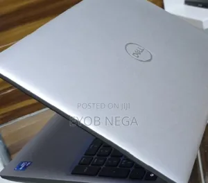 New Laptop Dell Precision 15 3520 32GB Intel Core I7 SSD 512GB