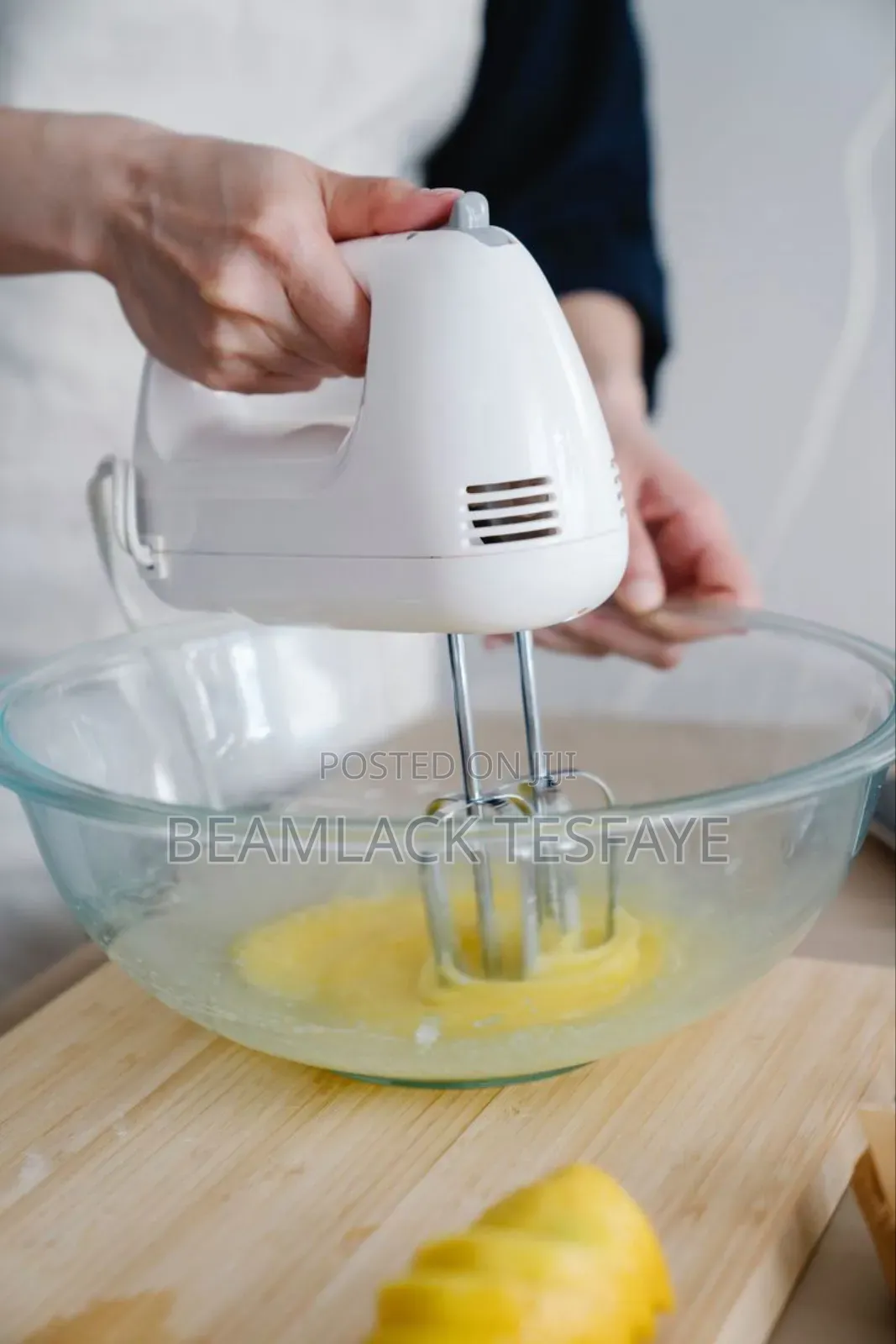 260 Wat Boma Hand Mixer