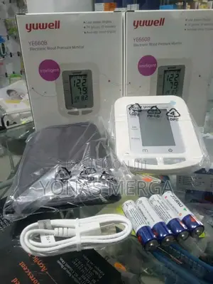 Photo - Digital Blood Pressure Monitor፫在የደምማሽንhome Health Monitoring