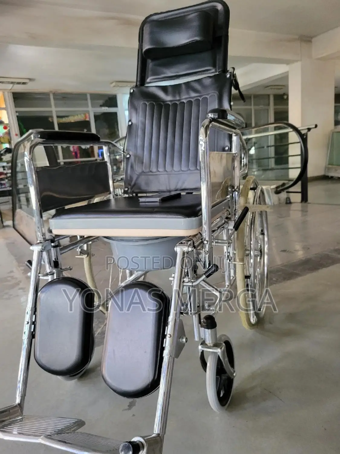 Backrest፫更with Toilet/Commode Wheelchair፪角ensuring Hygienic