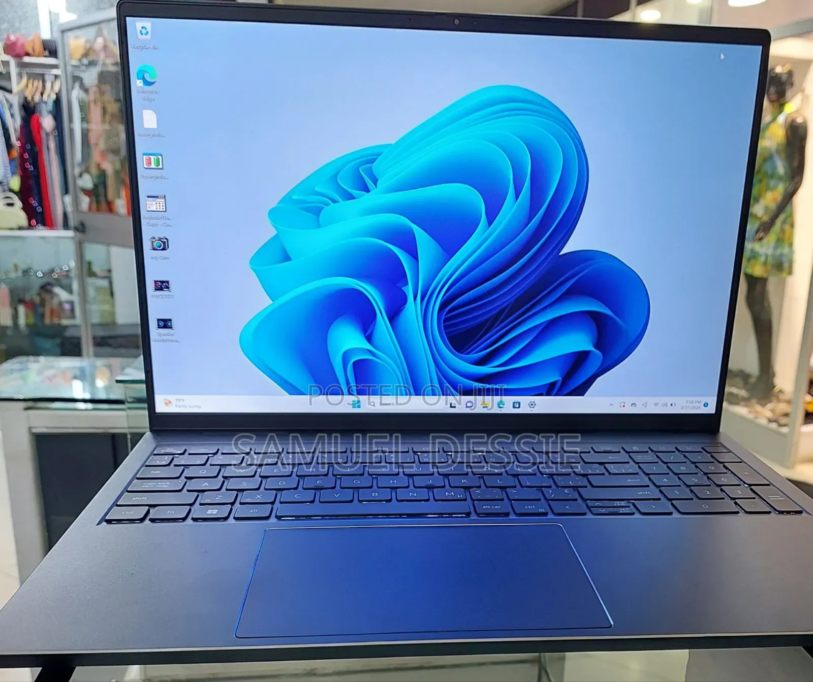 New Laptop Dell Inspiron 15 16GB Intel Core I7 SSD 1T