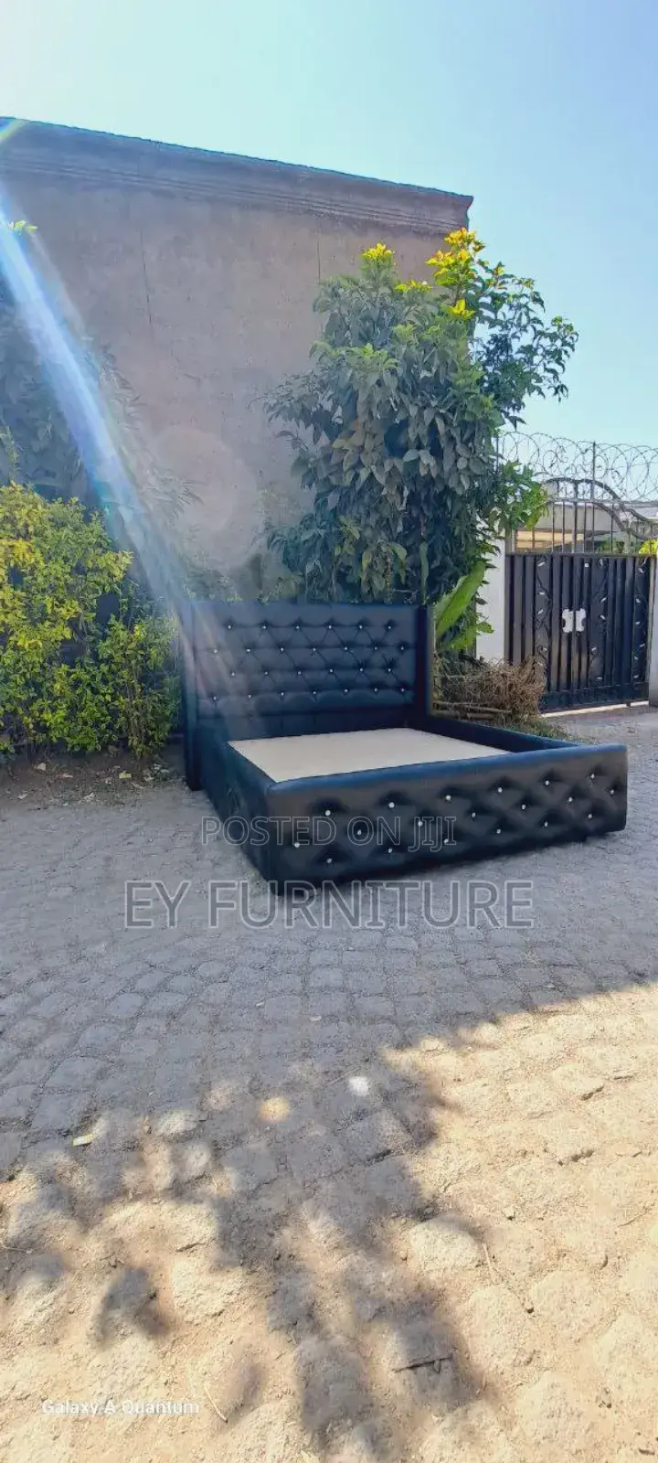 የሚሸጥ የተሰራ 1.50 ሌዘር አልጋ 24.000