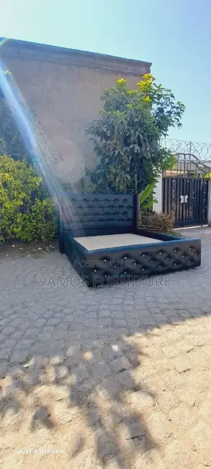 የሚሸጥ የተሰራ 1.50 ሌዘር አልጋ 24.000