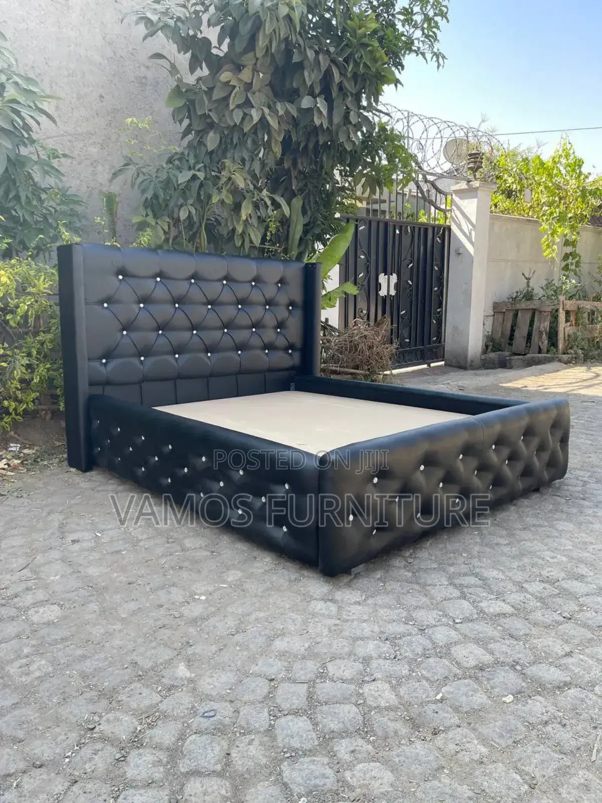 የሚሸጥ የተሰራ 1.50 ሌዘር አልጋ 24.000